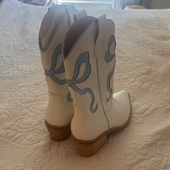 White and Blue Western Ankle Boots - Picture 3 of 8